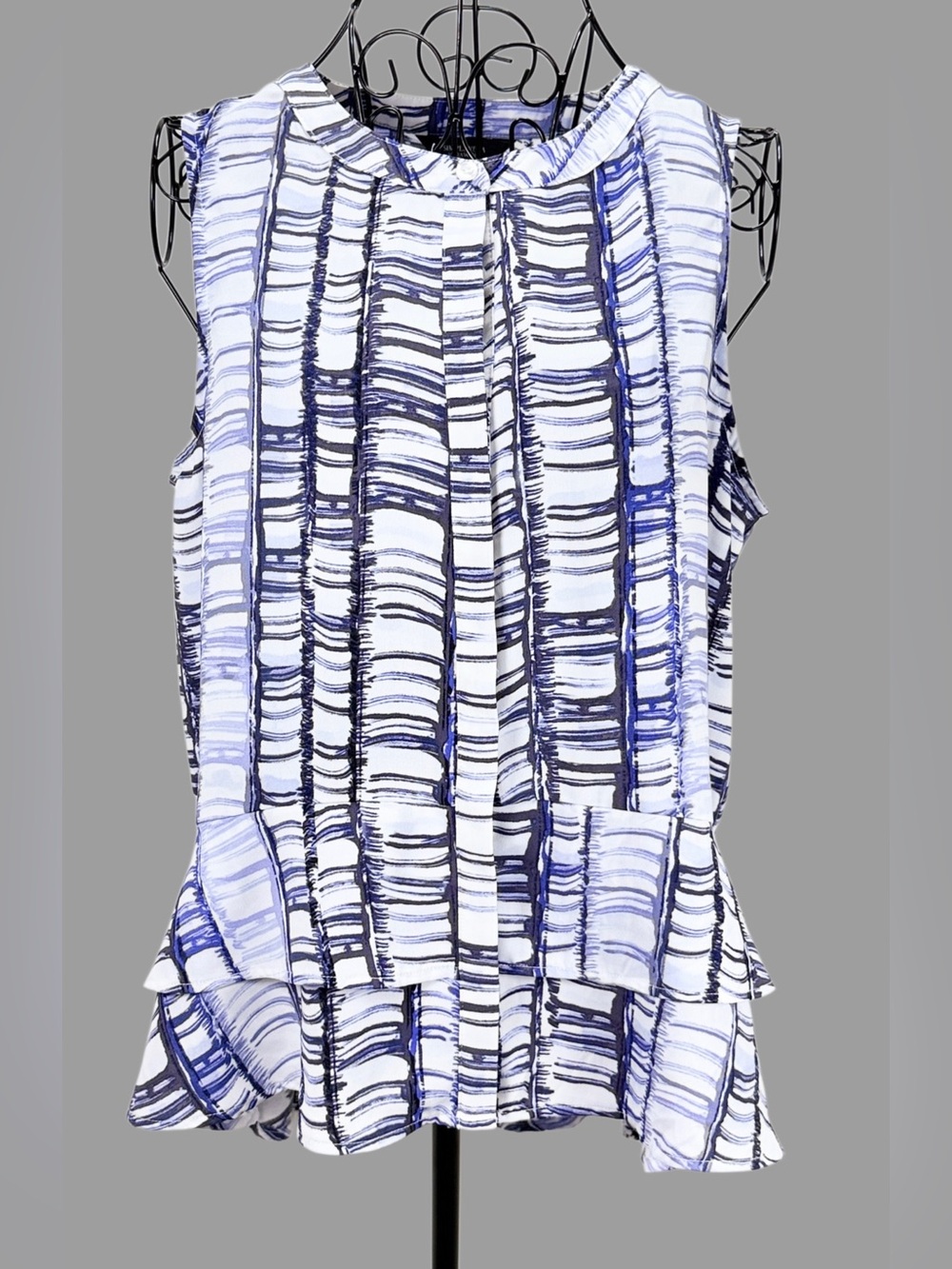 Sleeveless Simply Vera Wang Blue & White Printed Ruffle Hem Peplum Top